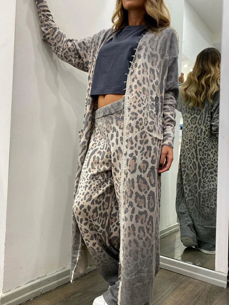 Janice - Vest met lange mouwen en elastische taillebroek met luipaardprint