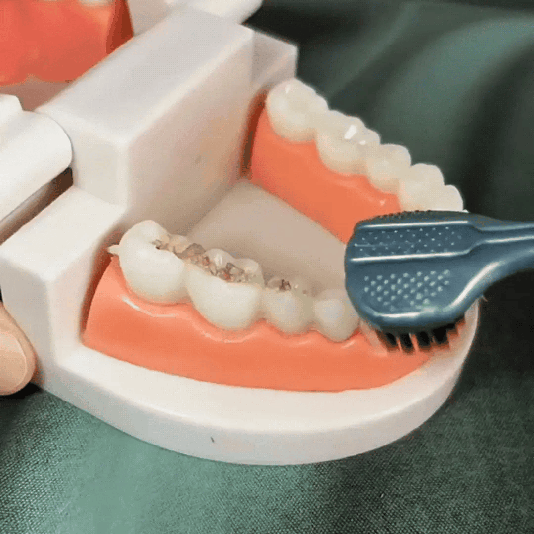 TripleClean™ – De 3-Zijdige Tandenborstel voor een Stralende Glimlach