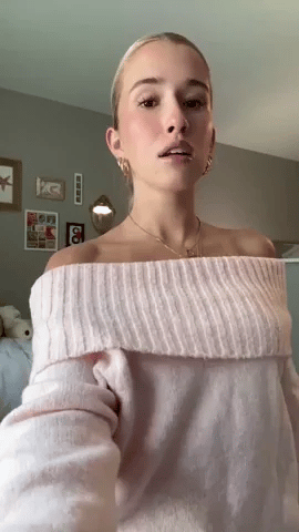 Sarai Off-Shoulder trui