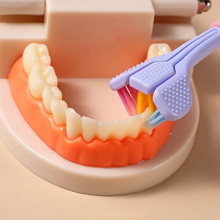 TripleClean™ – De 3-Zijdige Tandenborstel voor een Stralende Glimlach
