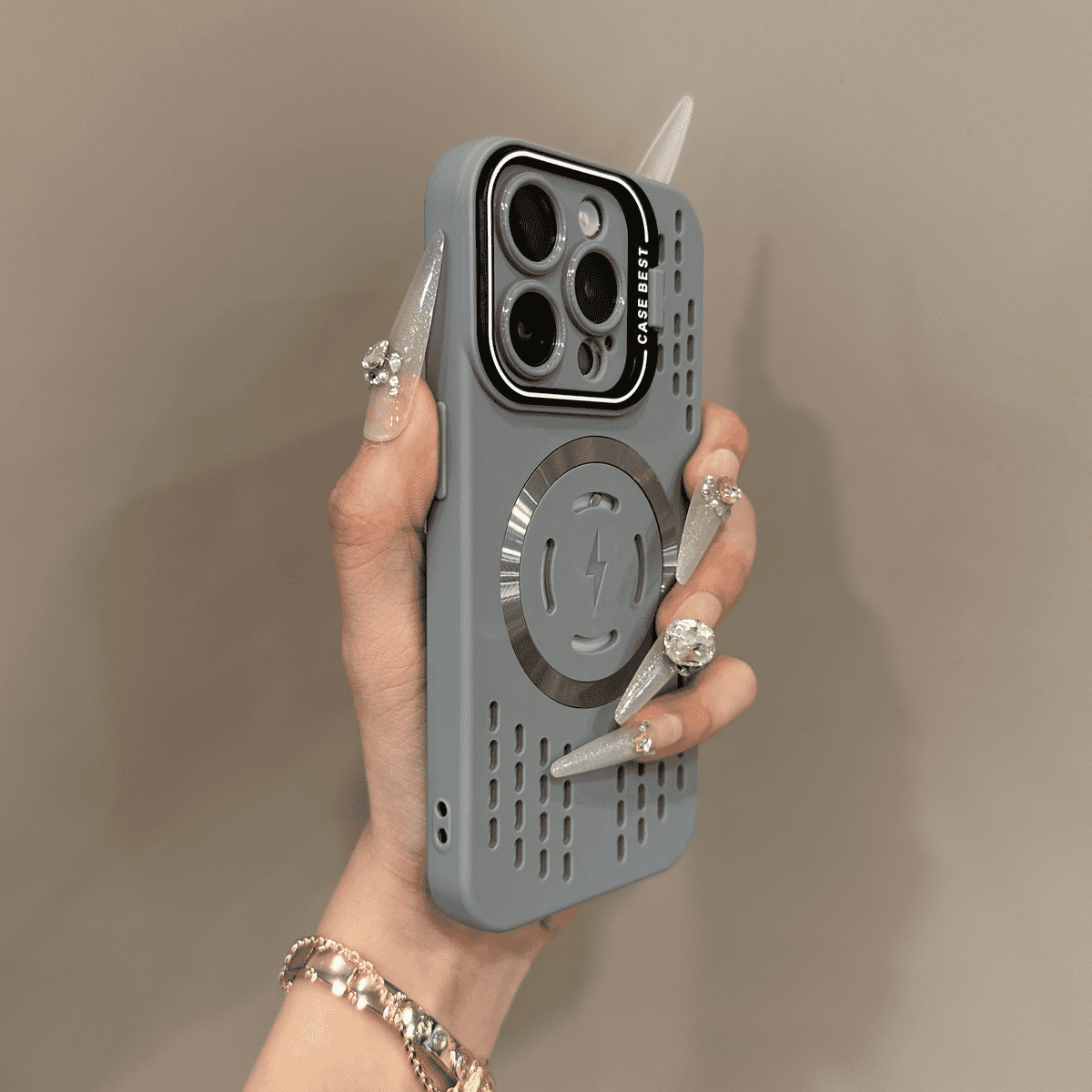 MagSil™ – Slimme Bescherming, Magnetische Oplading